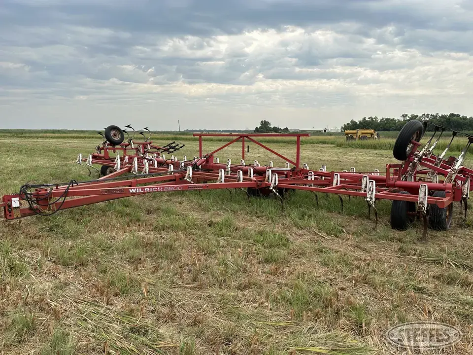 Wil-Rich 2800 Field Cultivator