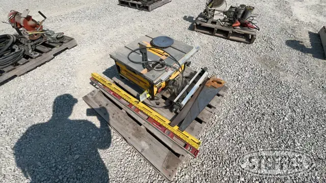 DeWalt Table Saw