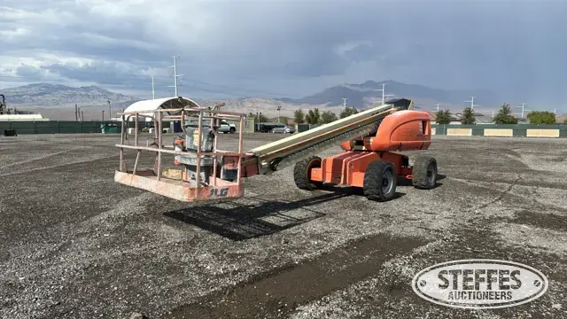 2005 JLG 600S
