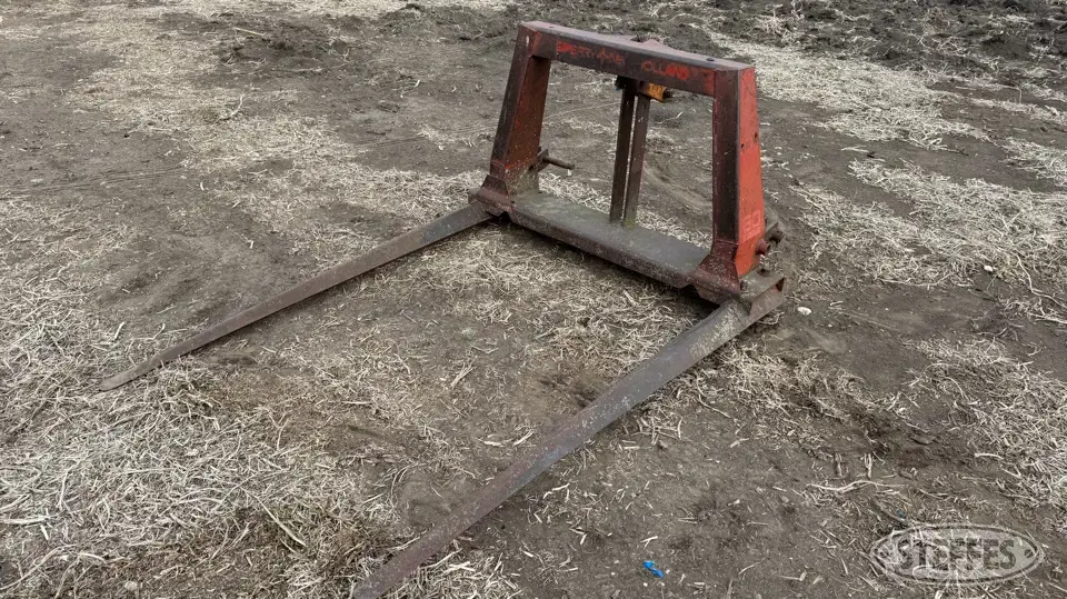 New Holland Bale Handling