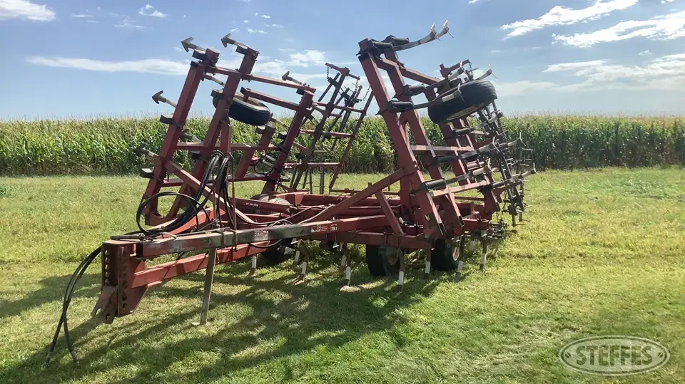 Kewanee 370 Field Cultivator
