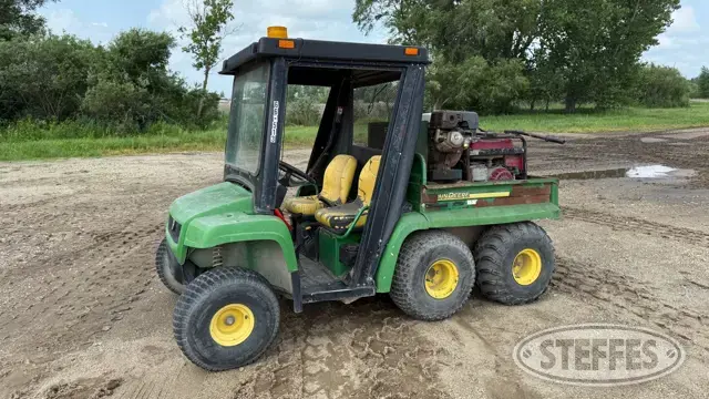 John Deere Gator