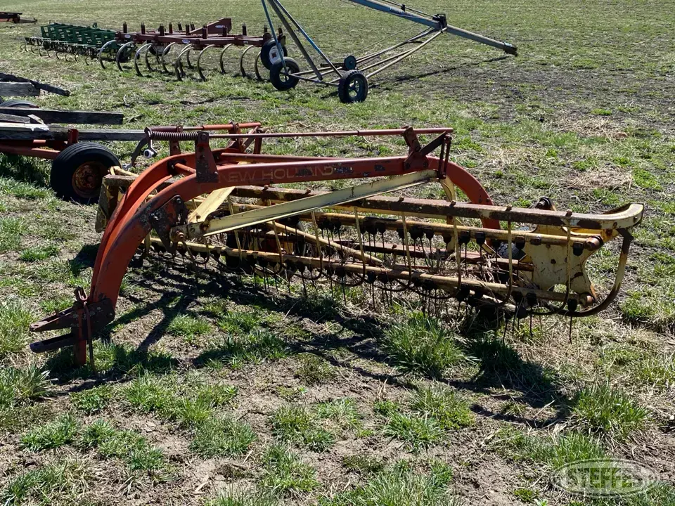 New Holland 258 Rake