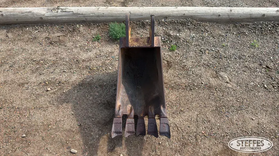 Hensley loader backhoe frost bucket Loader Backhoe Attachment