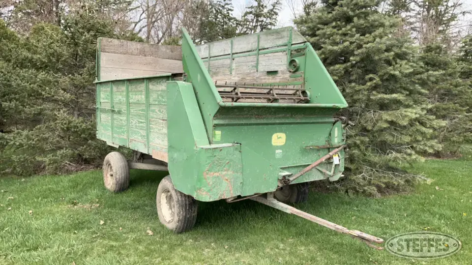 John Deere Forage Wagon