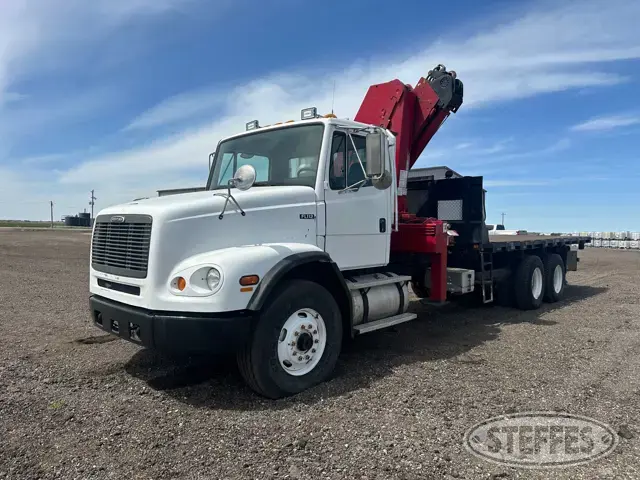 2001 Freightliner FL112