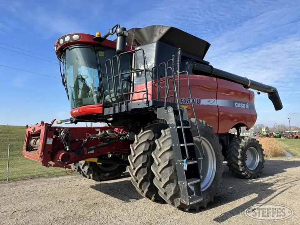 2005 Case IH 8010 Combine