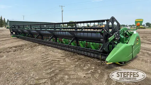 2011 John Deere 635F