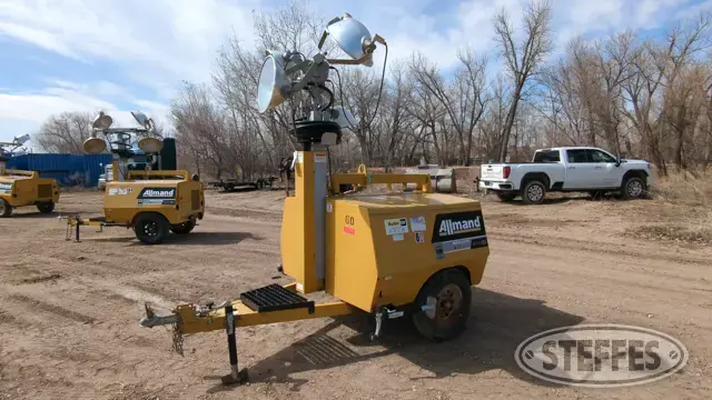 2012 Allmand Maxi-Light V-TWR