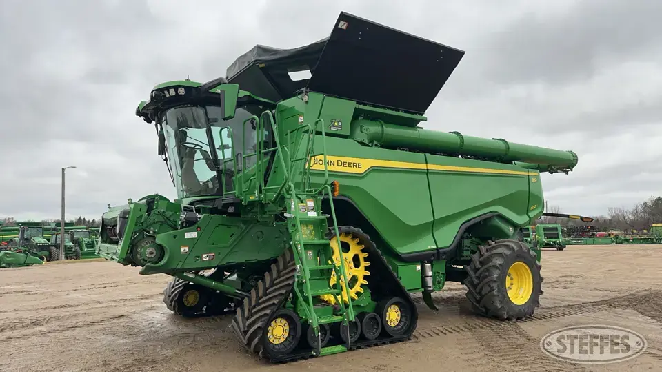 2022 John Deere X9 1100 Combine