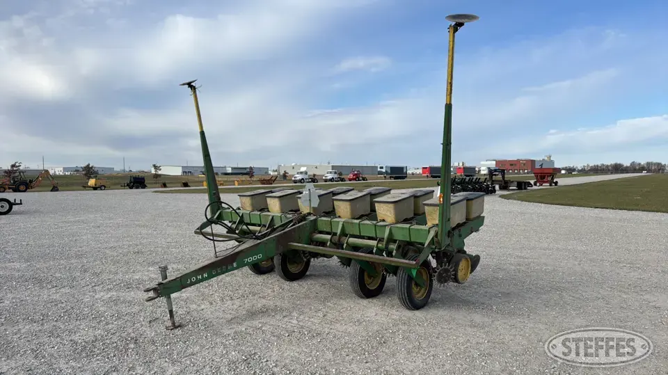 John Deere 7000 Less Than 12 Row Planter