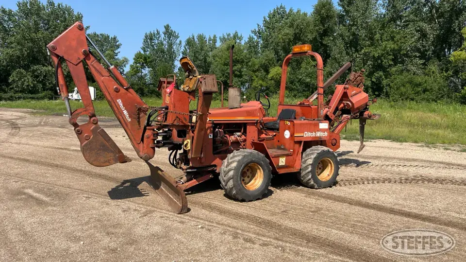 Ditch Witch 5110DD Trencher