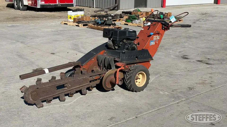 Ditch Witch 1230H Trencher