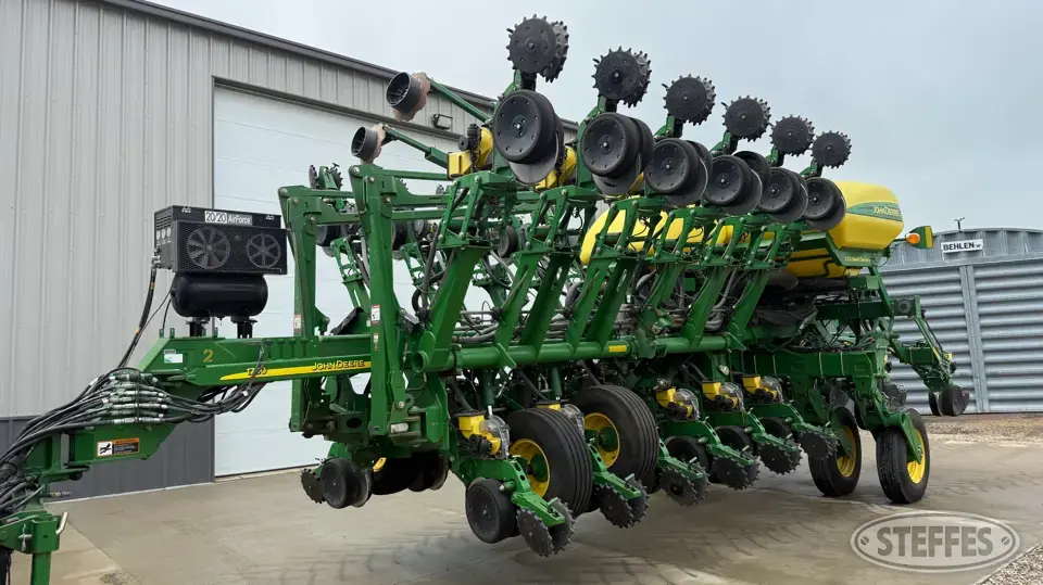2014 John Deere 1790 12 or More Row Planter