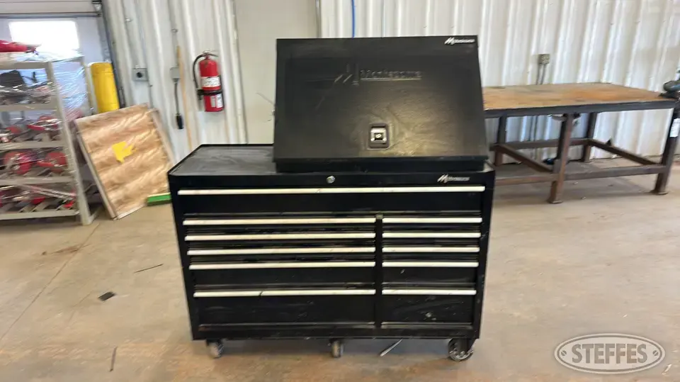 Montezuma Storage and Bench
