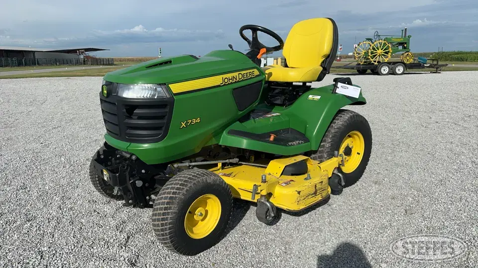 2013 John Deere X734 Lawn Tractor