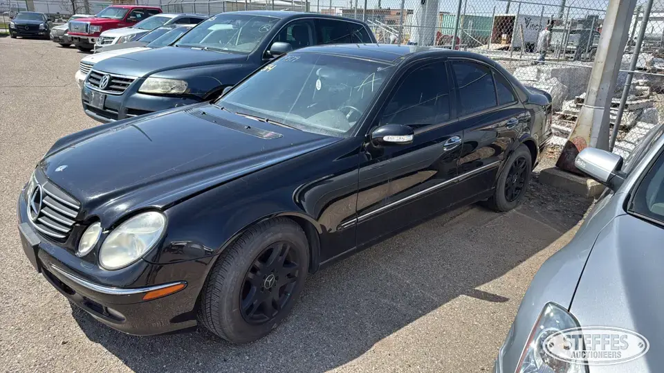 2005 Mercedes-Benz E320 Car