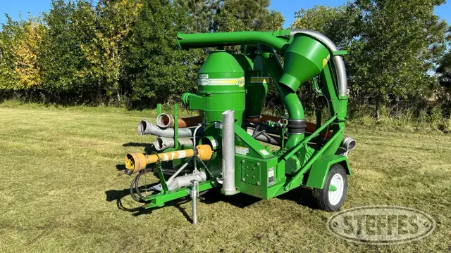 2015 Walinga Agri-Vac 6614