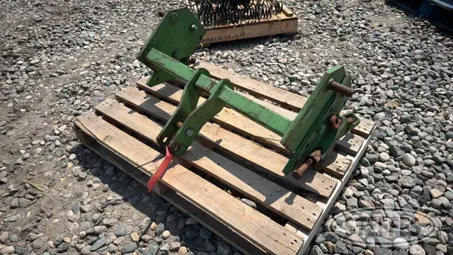 John Deere E055K  hitch bracket