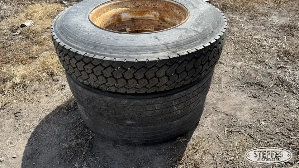 (3) 11R24.5 tires Truck Tire