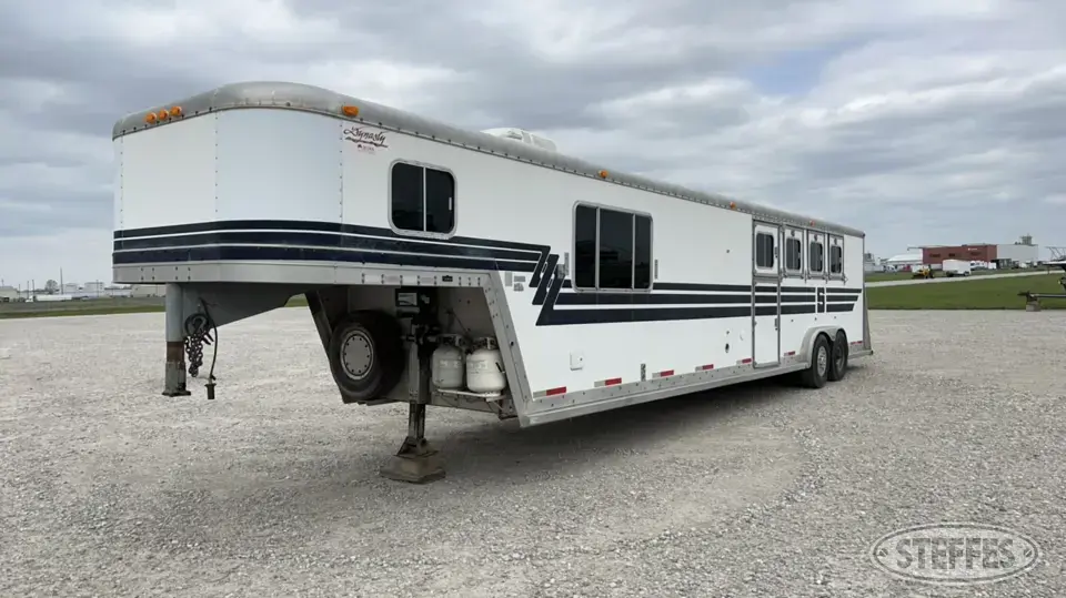 1990 Sooner Dynasty Gooseneck Livestock Trailer