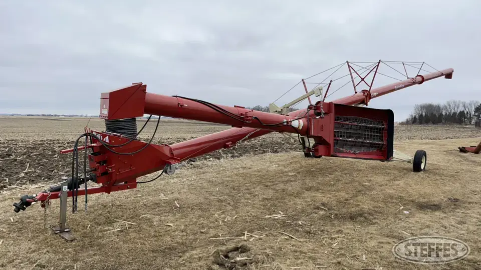 Farm King 1370 Swing Hopper Auger