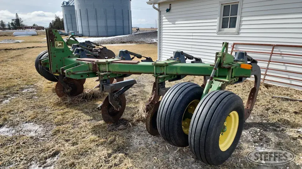John Deere 910 Ripper