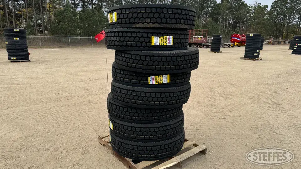 (8) Zwarthz 149/146L 11R22.5 Tires Truck Tire