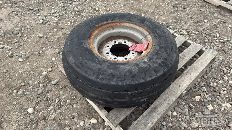 Goodyear 12.5L-16 tire Truck Tire
