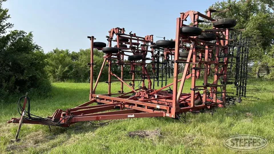 Case IH 4900 Field Cultivator