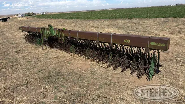 John Deere 400