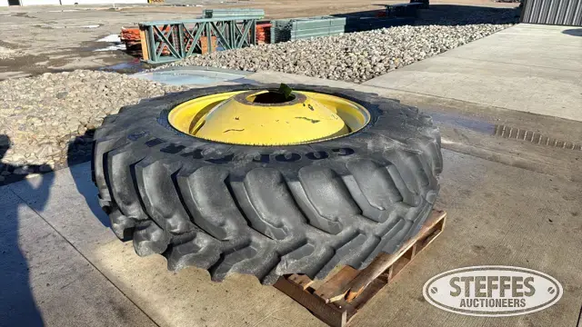 Goodyear 520/85R42 tire