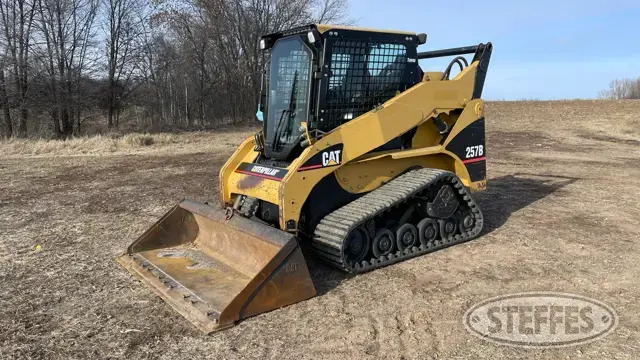2003 CAT 257B
