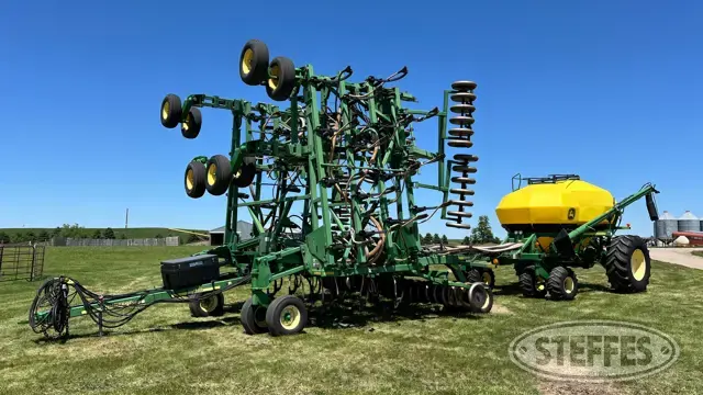 2004 John Deere 1820