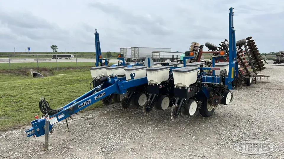 Kinze 3000 Less Than 12 Row Planter