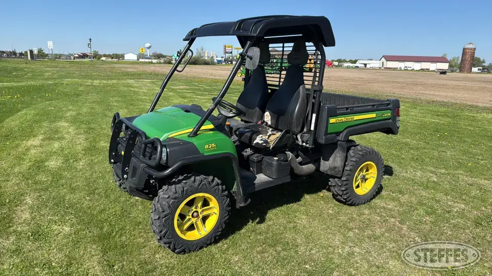 2012 John Deere 825i UTV