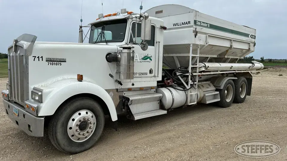 1993 Kenworth W900 Tender Truck