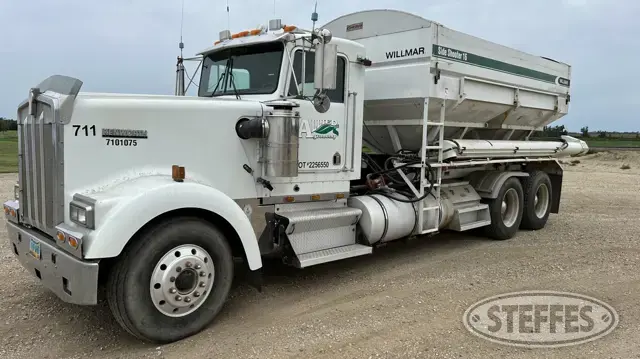 1993 Kenworth W900