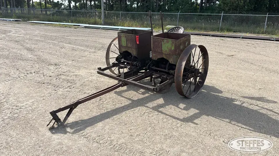 Pull-type potato planter