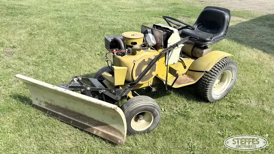 Sears SS/16 Twin Lawn Tractor