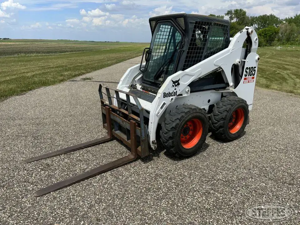 2004 Bobcat S185 Wheeled Skid Steer