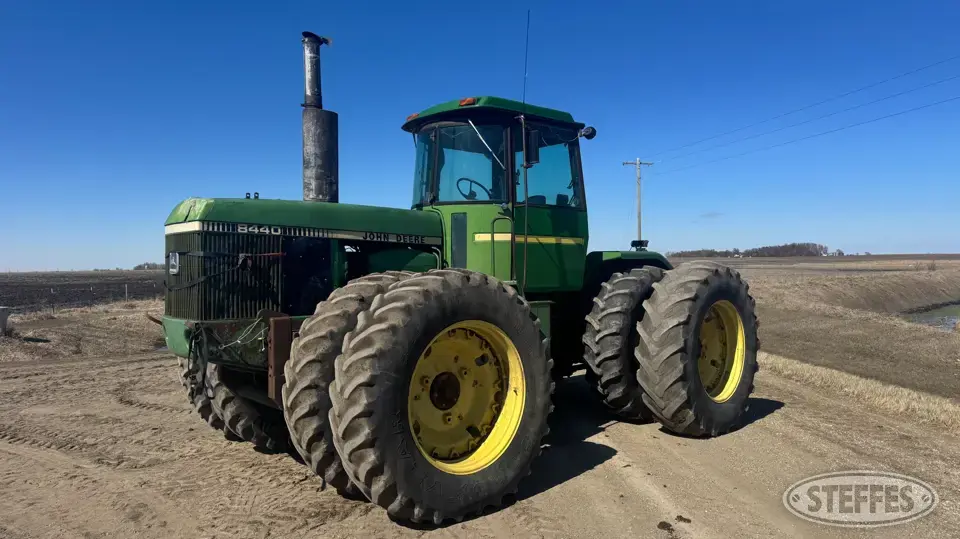 1979 John Deere 8440 4WD Tractor