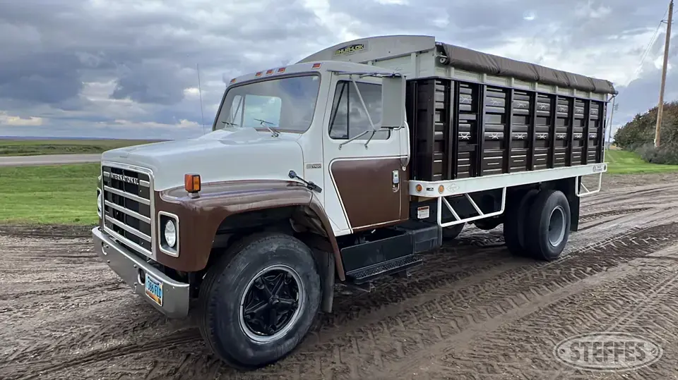 1979 International S1700 Single Axle Boxed Truck