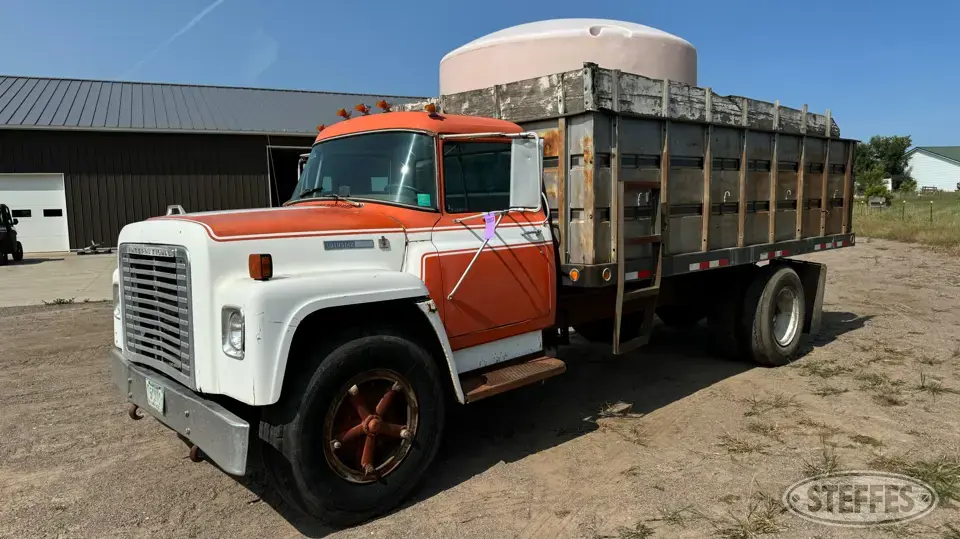 1976 International Transtar 1600 Tender Truck
