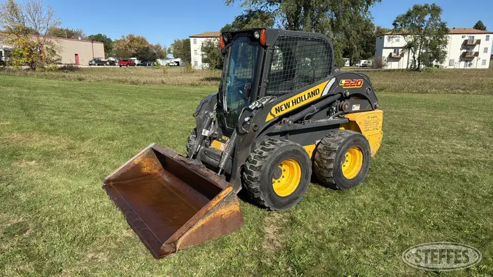 2011 New Holland L220 Wheeled Skid Steer
