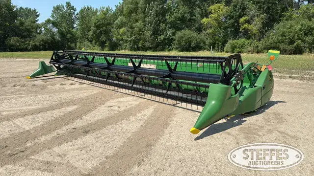 2005 John Deere 630F