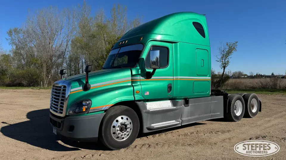 2016 Freightliner Cascadia 125 Evolution Conventional Truck with Sleeper