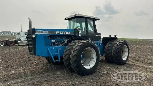 1993 Ford Versatile 846
