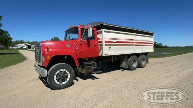 1980 Ford 800