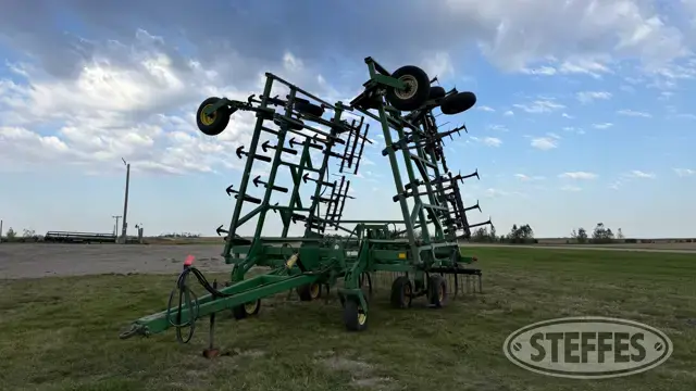 John Deere 680